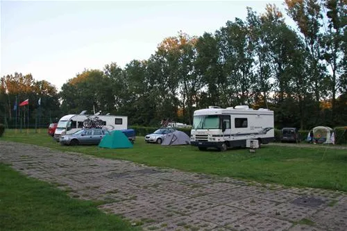 camping-tramp-toru-z6xyh