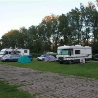 camping-tramp-toru-z6xyh