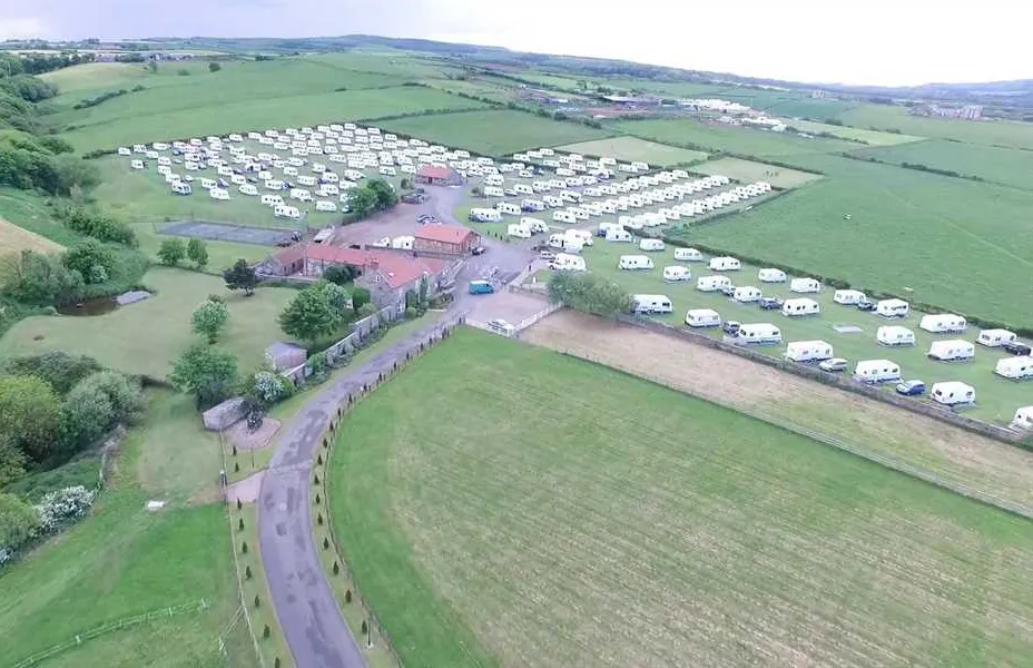 sandfield-house-farm-caravan-park-whitby-miuoe