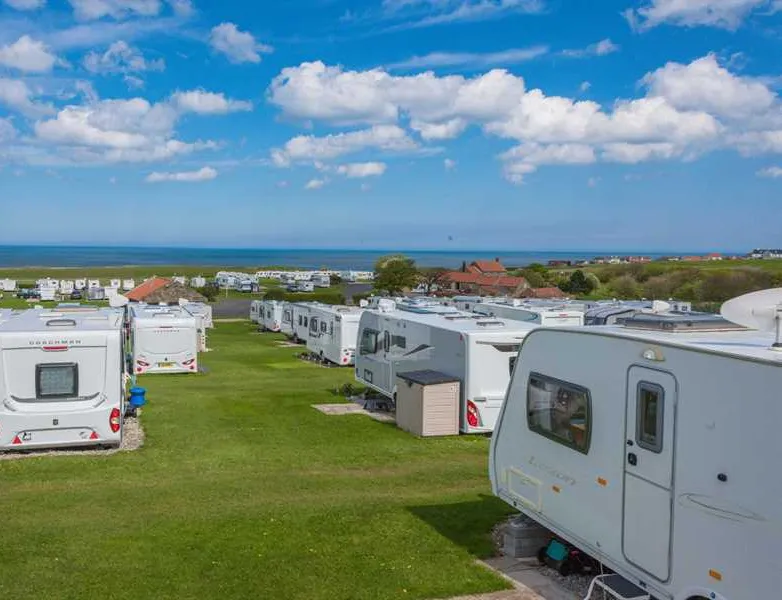sandfield-house-farm-caravan-park-whitby-q4ksc
