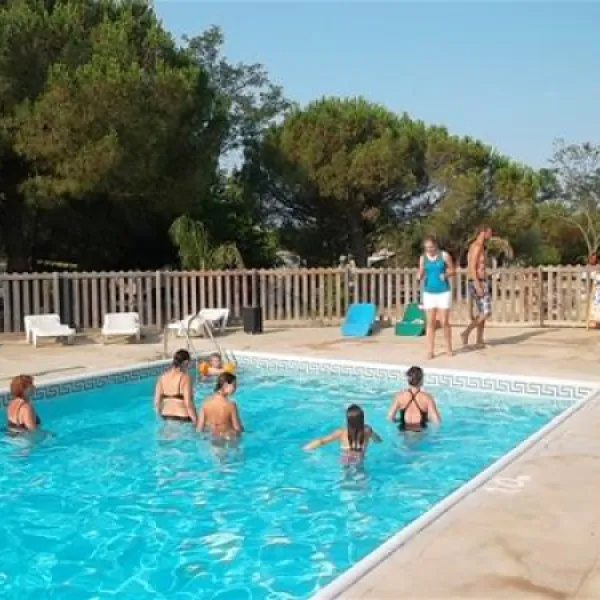 flower-camping-mas-de-mourgues-vauvert-9w92m