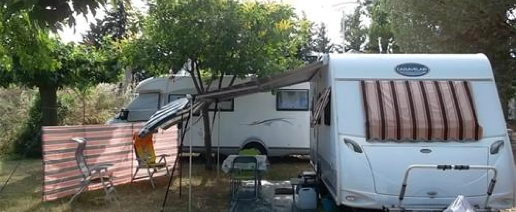 Flower Camping - Mas de Mourgues  