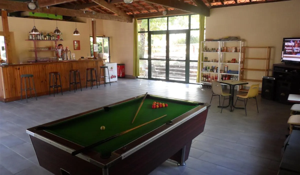 camping-le-repaire-thiviers-umqgn