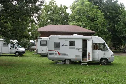 autocamp-oaza-sarajevo-sarajevo-bq7kf