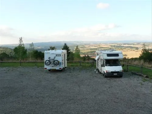 camping-de-ty-provost-dinault-ge44n