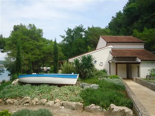 camping-lanterna-porectar-amwkt