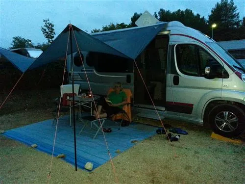 camping-lanterna-porectar-ikcfu