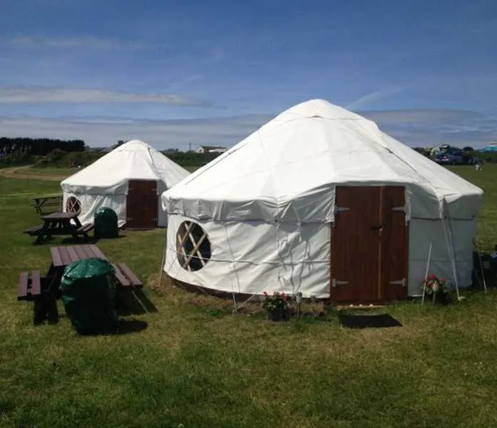 caerfai-bay-car-tent-park-st-davids-aynro