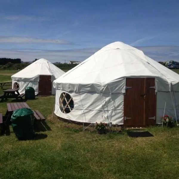 caerfai-bay-car-tent-park-st-davids-aynro