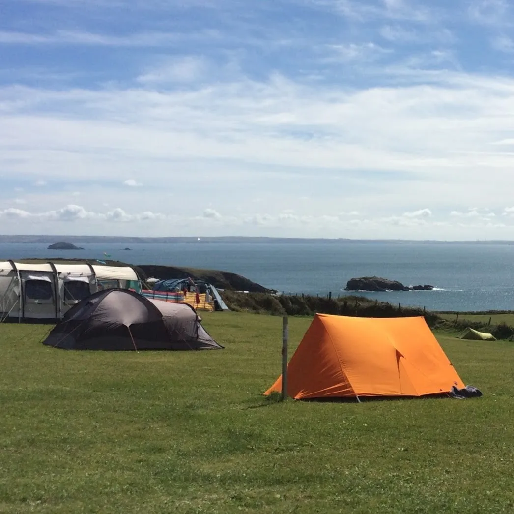 caerfai-bay-car-tent-park-st-davids-cdpwy