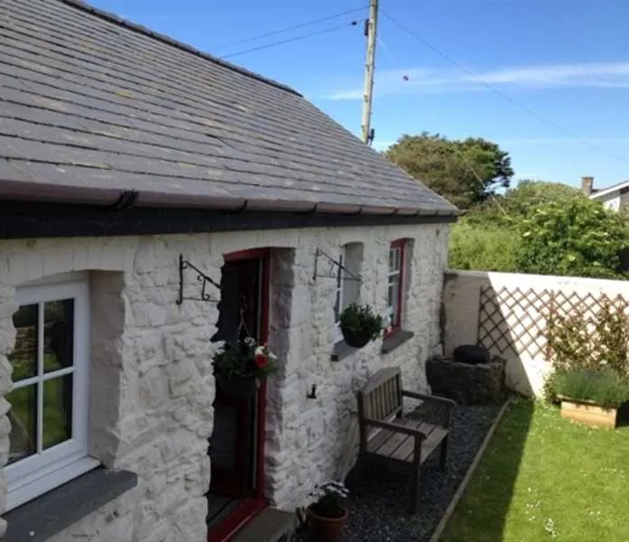 caerfai-bay-car-tent-park-st-davids-dfl5p