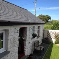 caerfai-bay-car-tent-park-st-davids-dfl5p