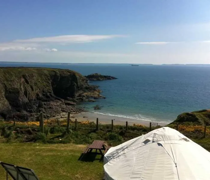 caerfai-bay-car-tent-park-st-davids-ous92