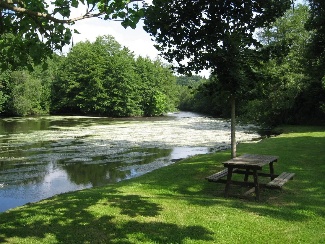camping-municipal-les-sillons-la-celle-dunoise-tfzuw