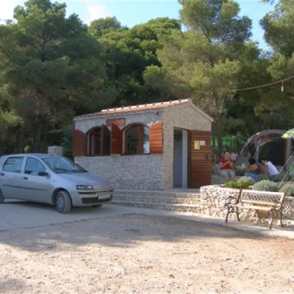 autocamp-labadusa-trogir-0jpie