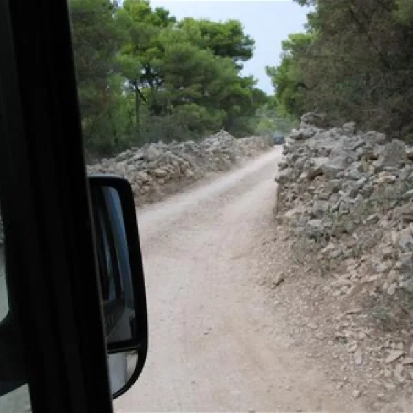 autocamp-labadusa-trogir-mcrza