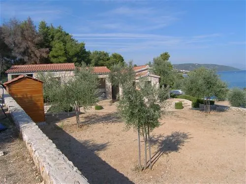 autocamp-labadusa-trogir-nosp3
