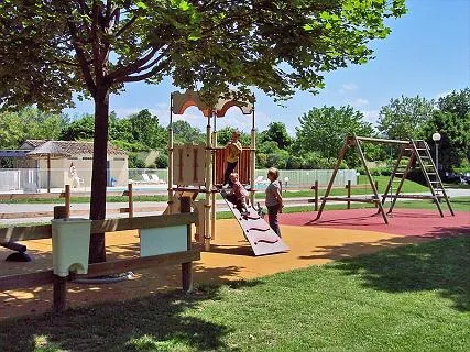 camping-les-clorinthes-drme-4wltf