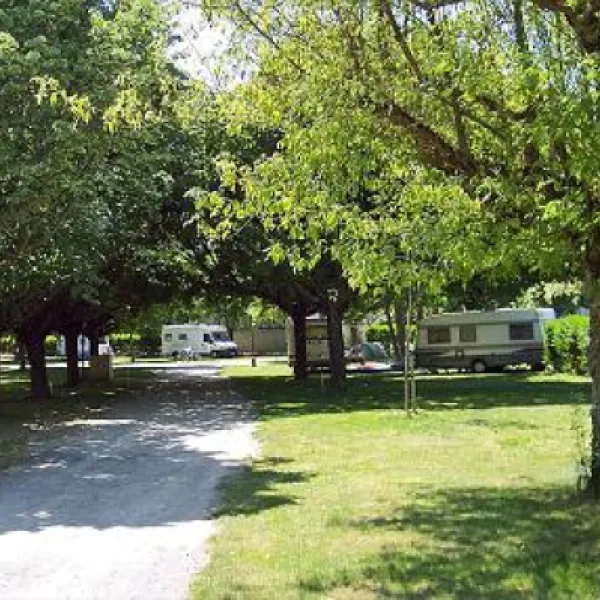 camping-les-clorinthes-drme-795hv