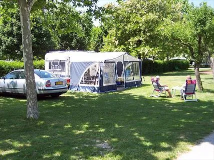 camping-les-clorinthes-drme-vln9c