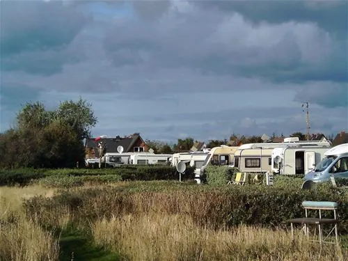 caravancamp-ostseeblick-dranske-m6s8e