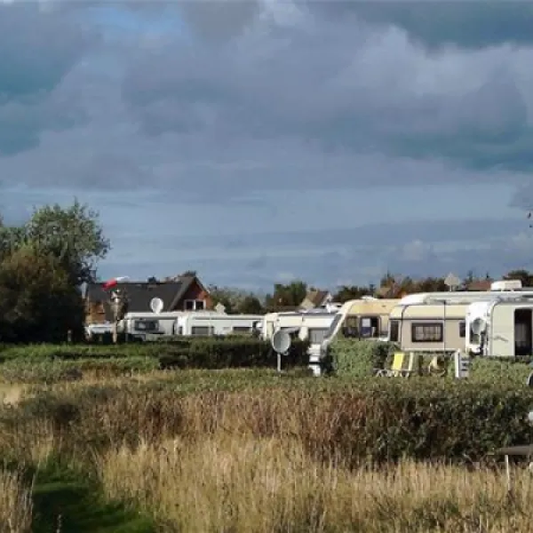 caravancamp-ostseeblick-dranske-m6s8e