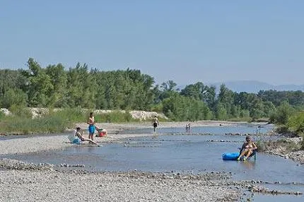 camping-les-rives-de-laygues-drme-dapp6
