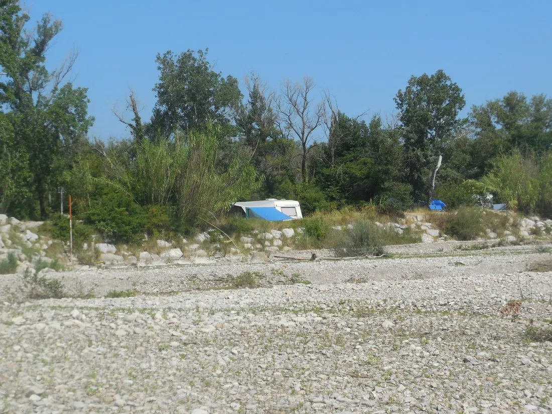 camping-les-rives-de-laygues-drme-wlrj4