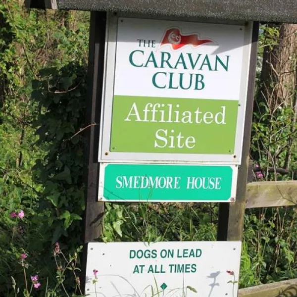 smedmore-caravan-site-dorset-metr3
