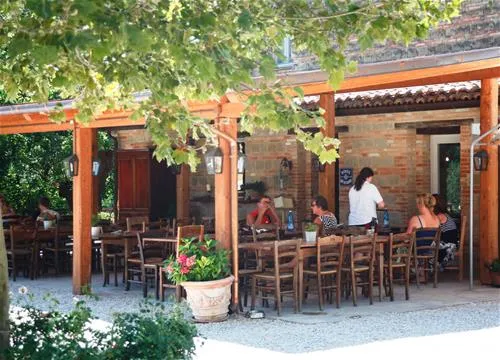 camping-podere-sei-poorte-monteciccardo-jxdtm