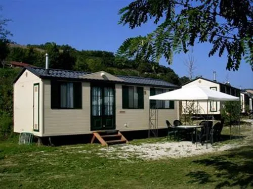 camping-podere-sei-poorte-monteciccardo-qrlcy