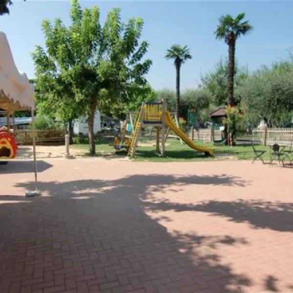 camping-la-rocca-bardolino-uu3zk