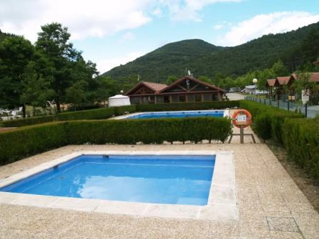 camping-murkuzuria-esparza-de-salazar-fx8kn