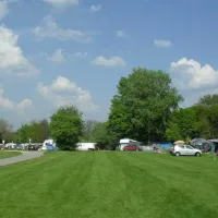 blackland-lakes-hol-center-calne-06o8u