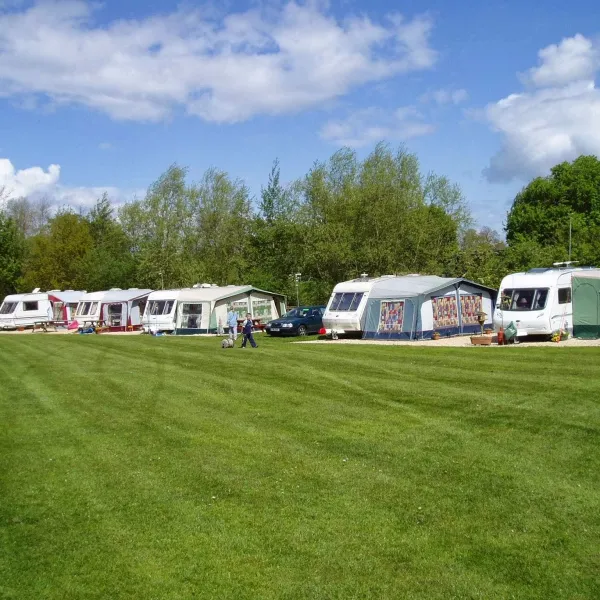 blackland-lakes-hol-center-calne-fmsof
