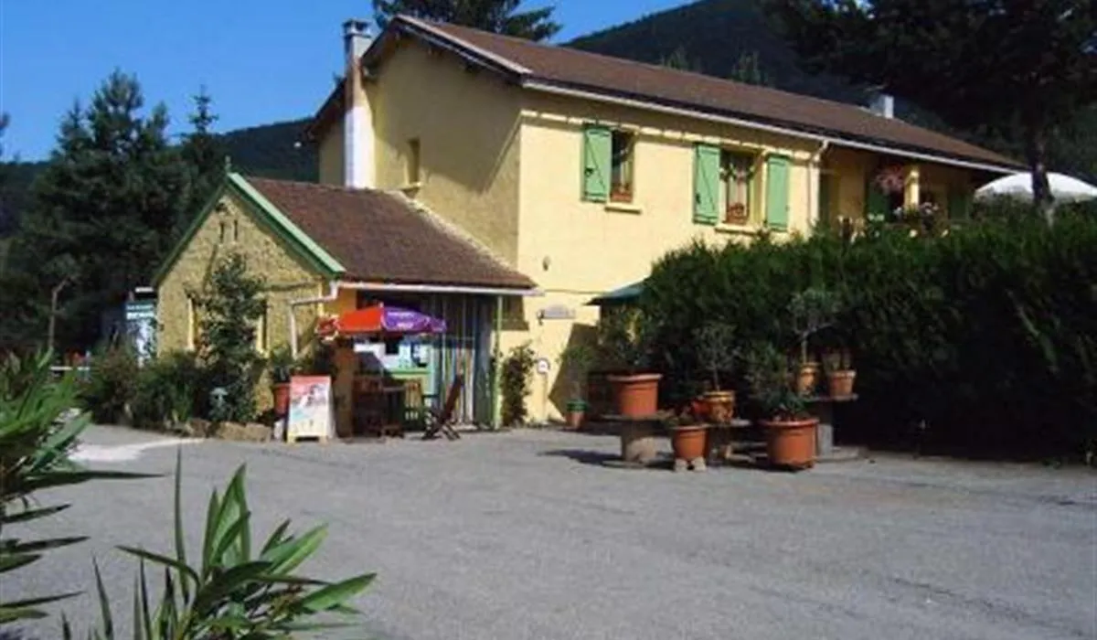 camping-les-sapins-camurac-cwqtt