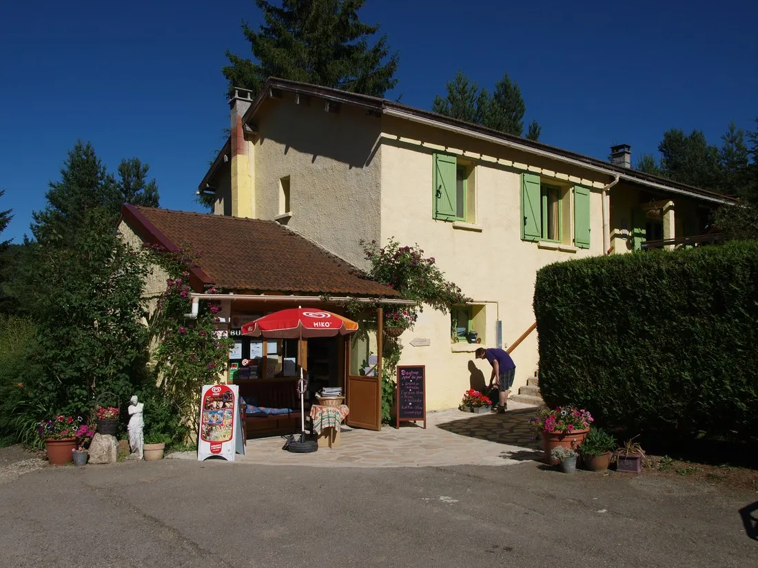 camping-les-sapins-camurac-sc98k