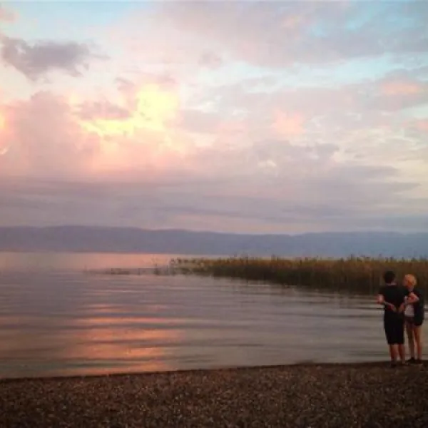 camping-sunrise-struga-kalishta-c7j2r