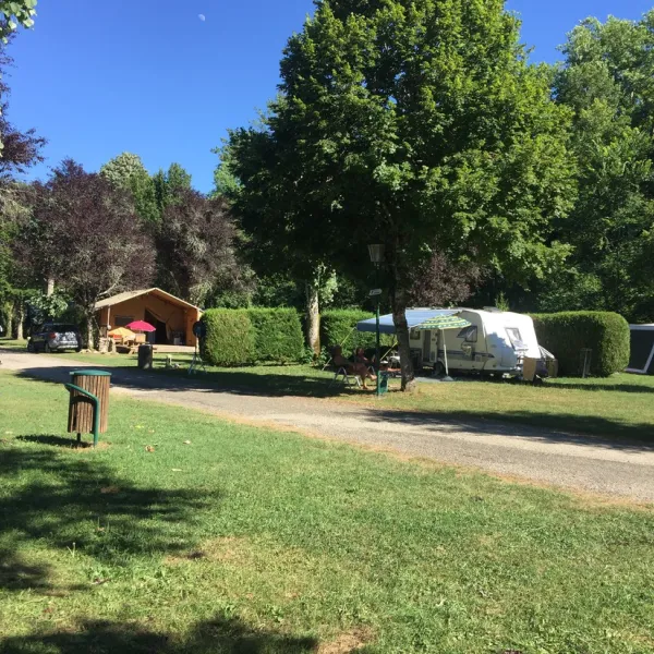 camping-de-la-bonnette-caylus-0w952