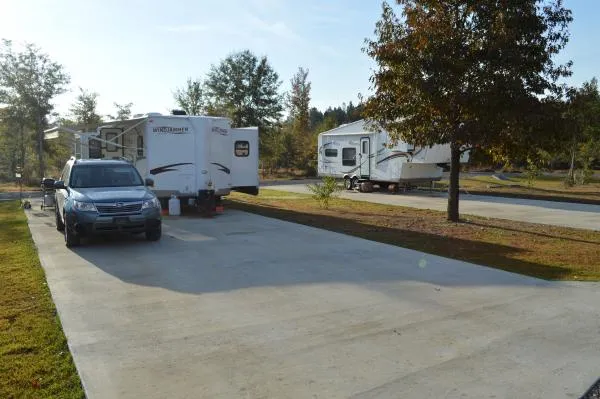 autumn-lake-rv-park-calvert-wz3hn
