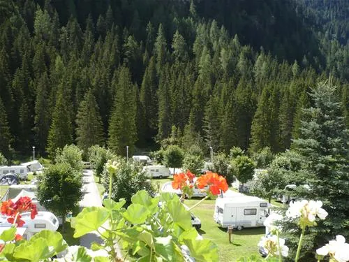 campeggio-miravalle-campitello-di-fassa-ajllf