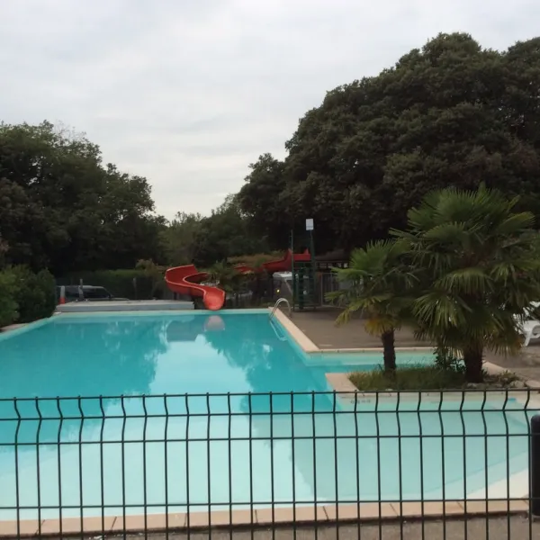 Camping Le Martinet Rouge  