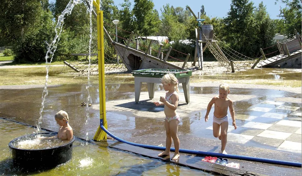 camping-rcn-de-potten-offingawier-u2nya