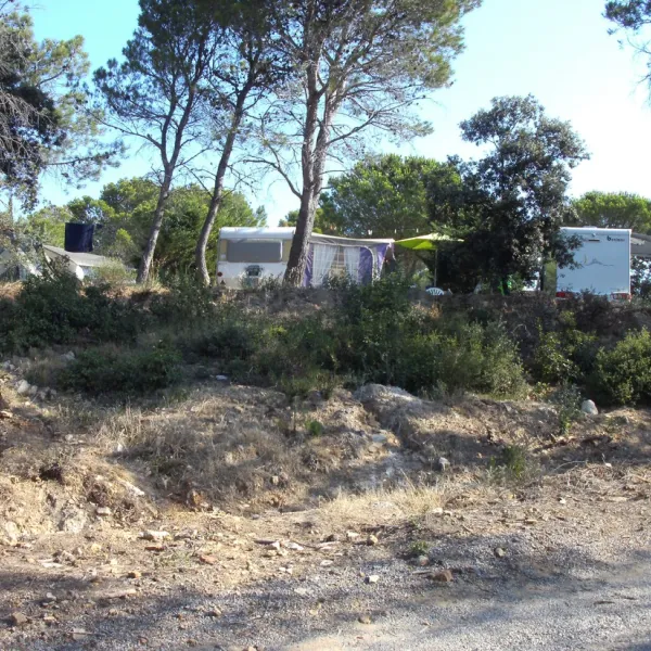 camping-le-pinada-villerouge-la-cremade-lycuj