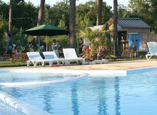 flower-camping-des-pins-soulac-sur-mer-zpvjd