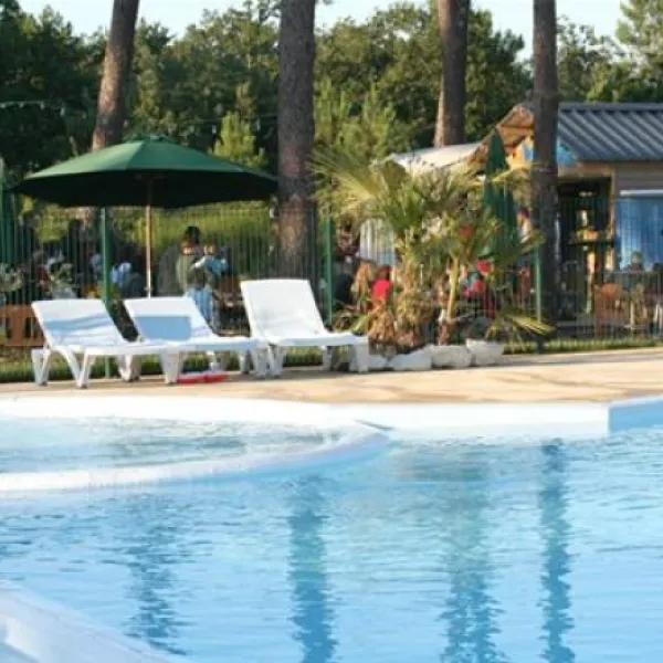 flower-camping-des-pins-soulac-sur-mer-zpvjd