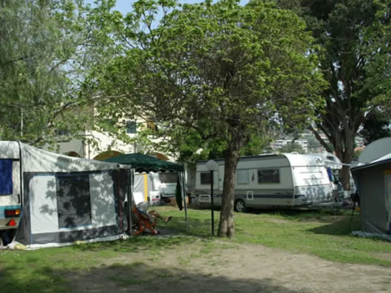 campeggio-delfino-albenga-jcadt