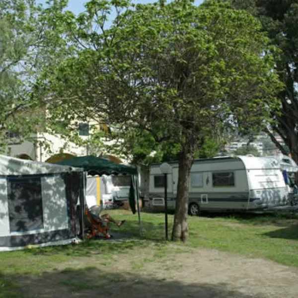 campeggio-delfino-albenga-jcadt