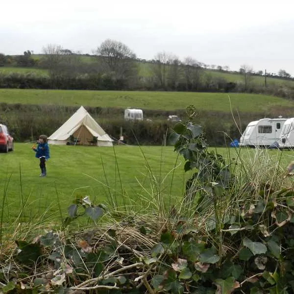 dolbryn-camping-and-caravanning-newcastle-emlyn-rxnyz