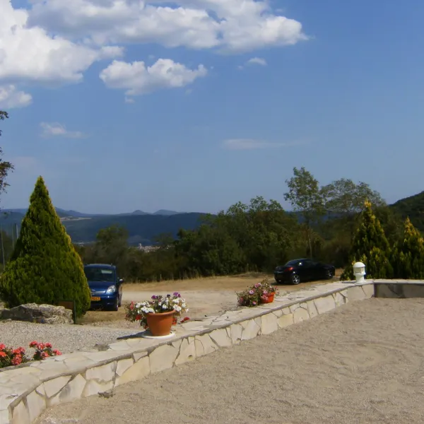 camping-naturistes-domaine-de-lambeyran-lodeve-nkmoj